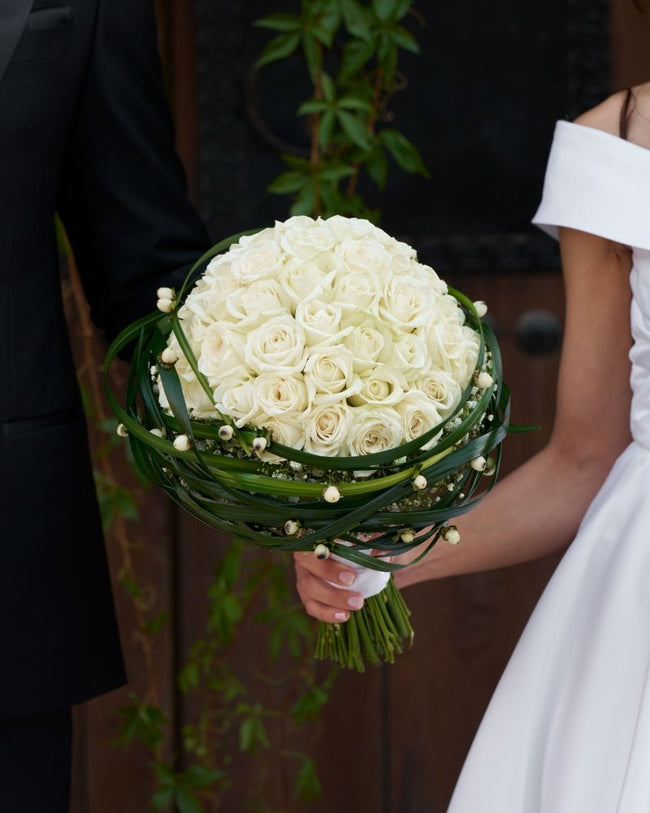 She Enchants|Bridal Bouquet - Alissar Flowers Amman