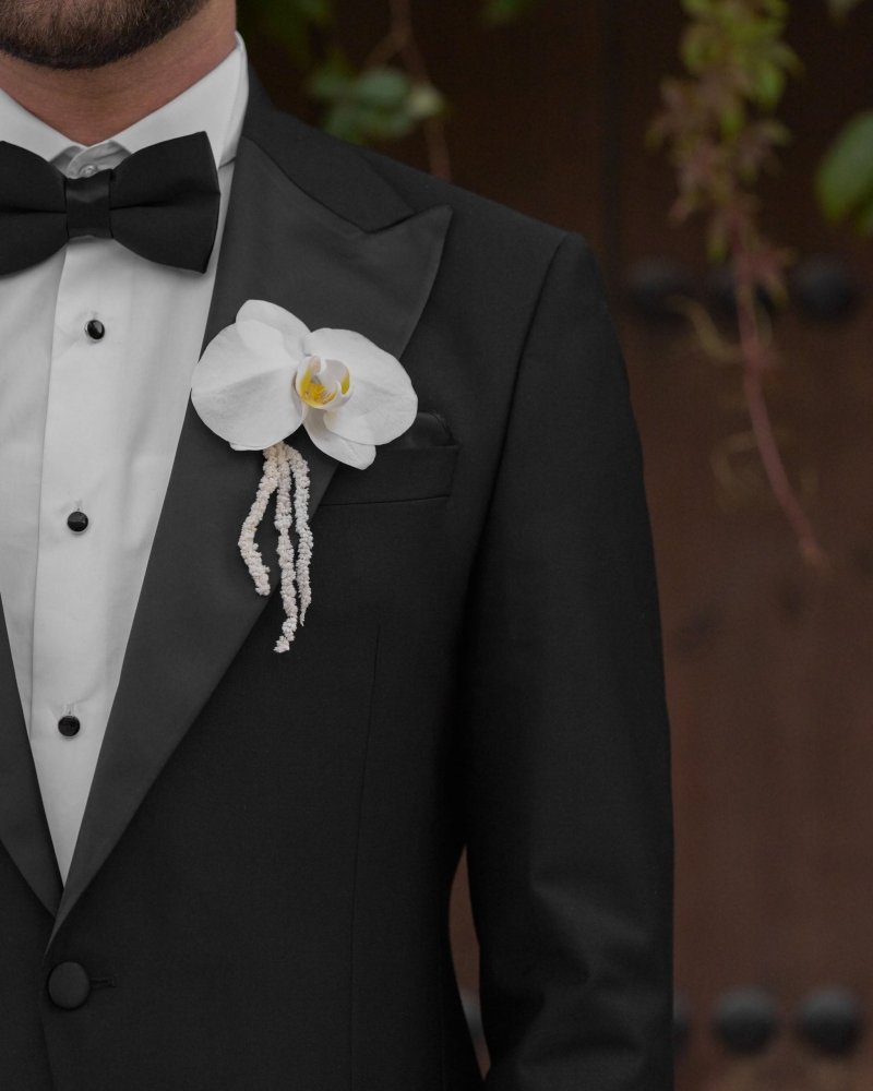 Bold Bloom|Boutonniere - Alissar Flowers Amman