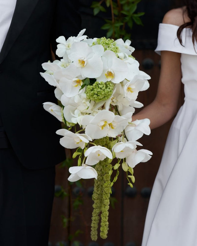 She Glows|Bridal Bouquet - Alissar Flowers Amman