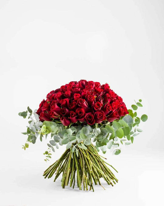 Hold Me|Hand Bouquet - Alissar Flowers Amman