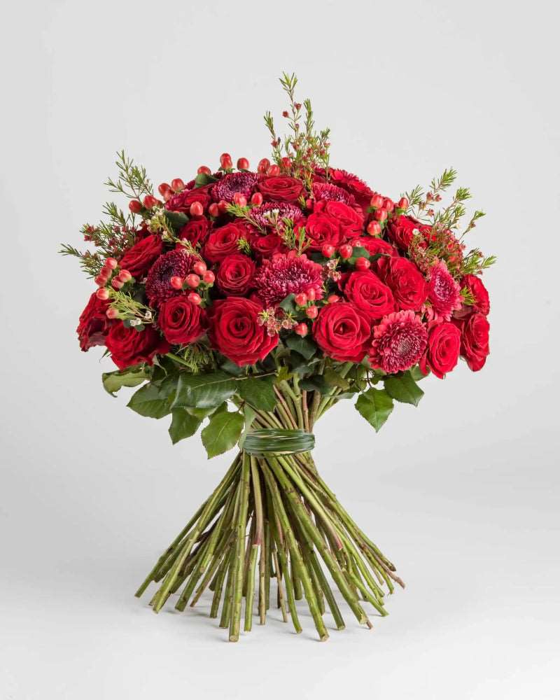 Hold Me Enamored|Hand Bouquet - Alissar Flowers Amman