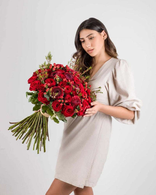 Hold Me Enamored|Hand Bouquet - Alissar Flowers Amman