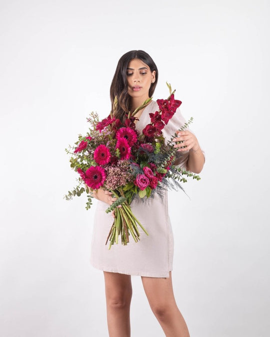 Hold Me Lovely|Hand Bouquet - Alissar Flowers Amman