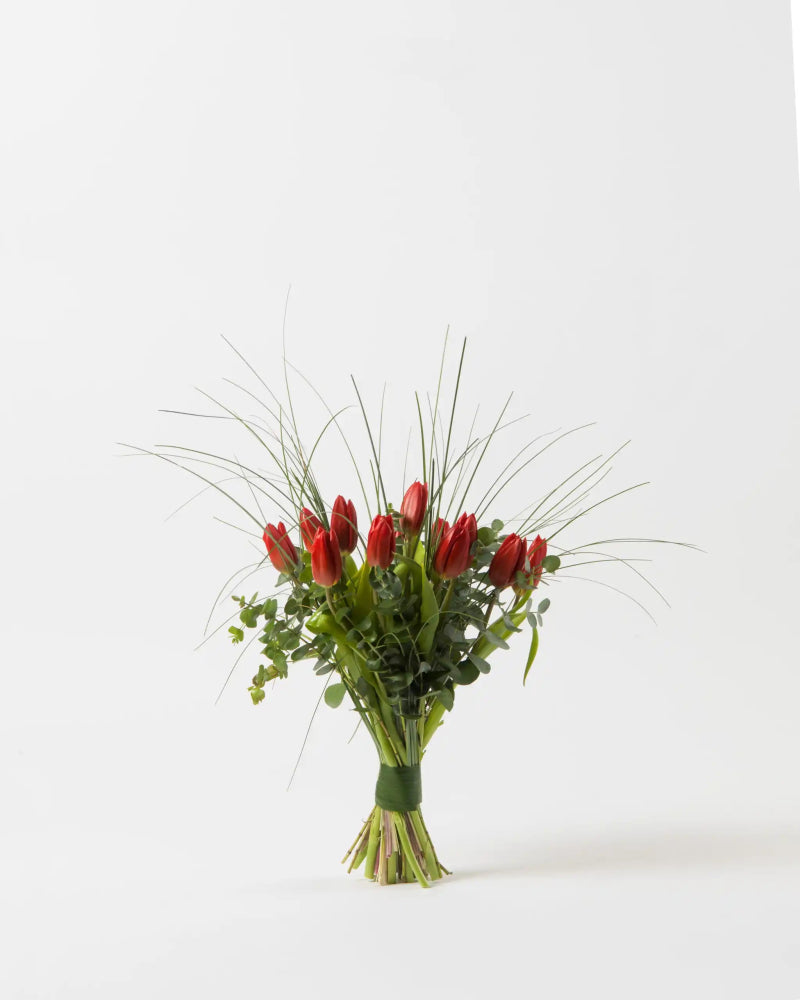 Hold Me Passionate|Hand Bouquet - Alissar Flowers Amman