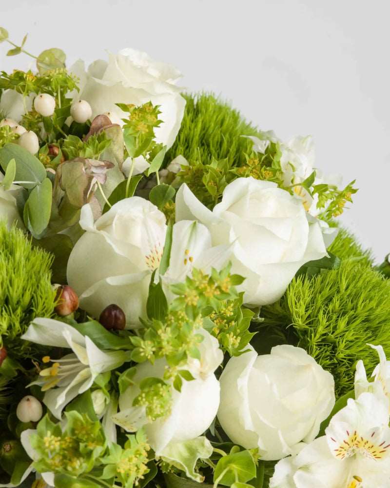 Hold Me Serene |Hand Bouquet - Alissar Flowers Amman