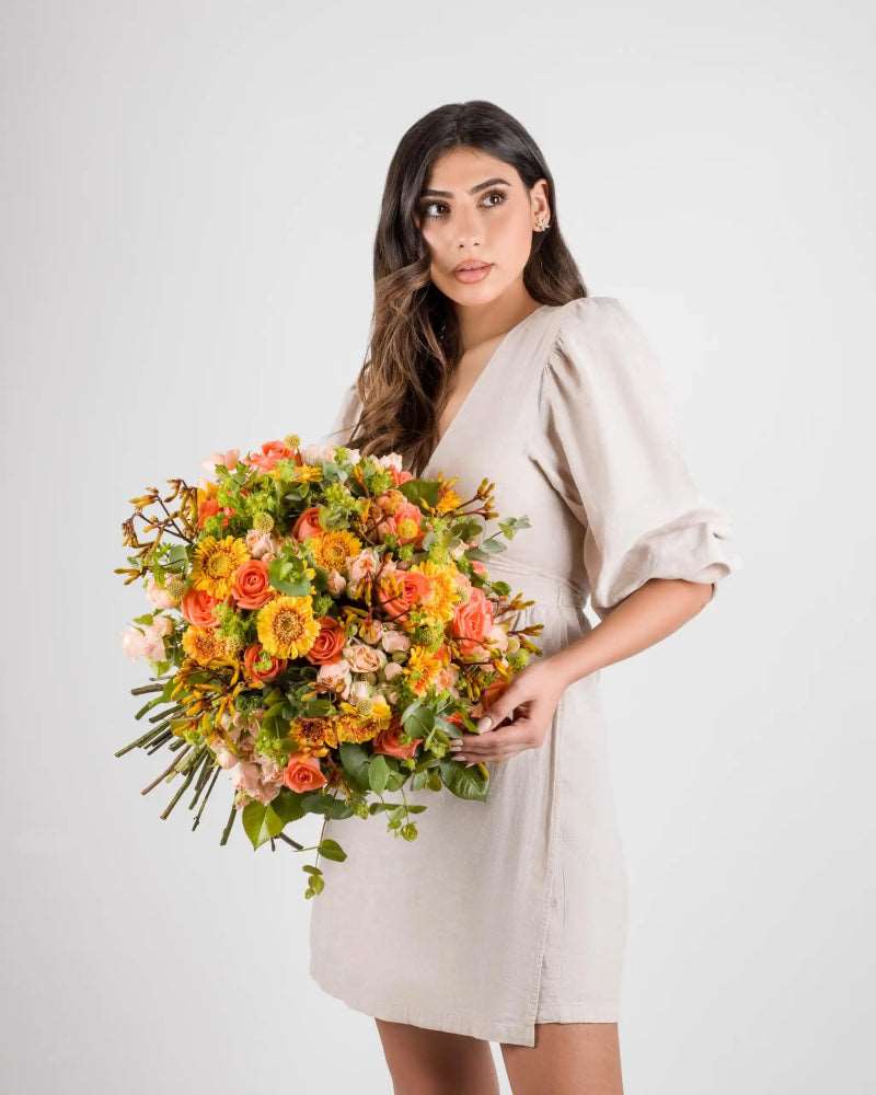Hold Me Sublime|Hand Bouquet - Alissar Flowers Amman