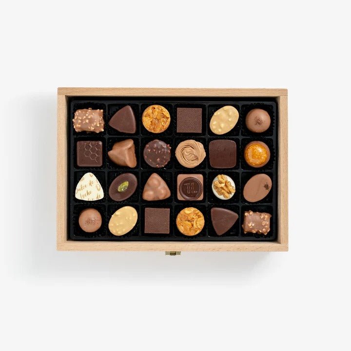 Läderach - Woodbox of 48 Assorted Praline Chocolates type | Alissar Flowers