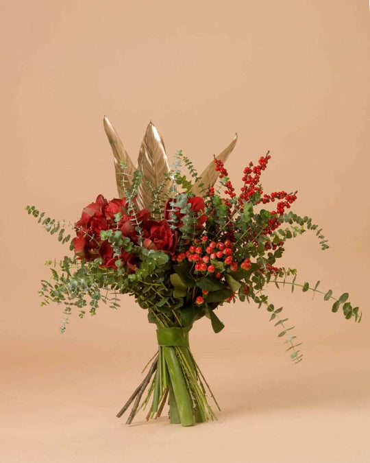 Santa’s Secret|Hand Bouquet - Alissar Flowers Amman