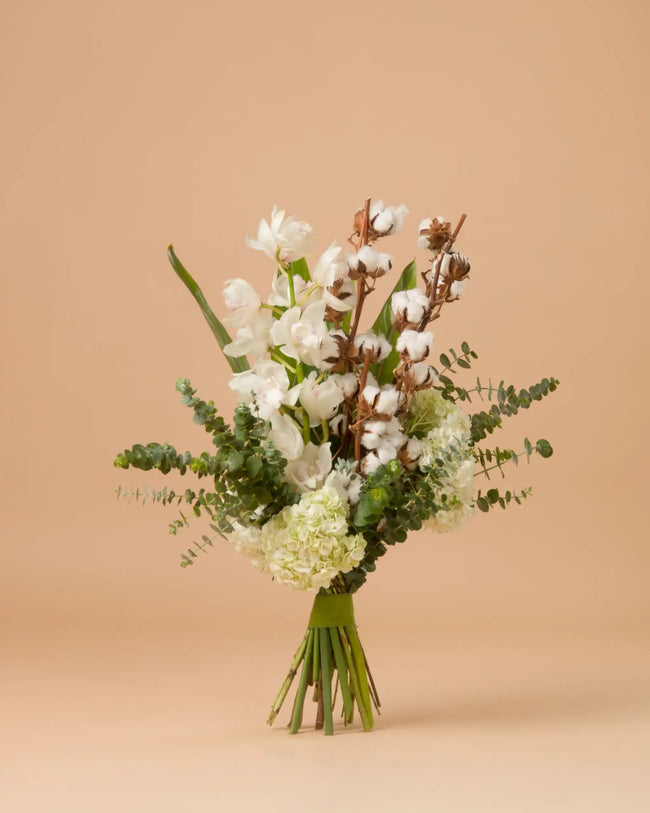 Snowy Serenade|Hand Bouquet - Alissar Flowers Amman