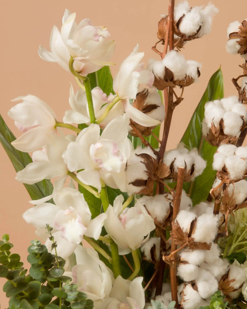 Snowy Serenade|Hand Bouquet - Alissar Flowers Amman