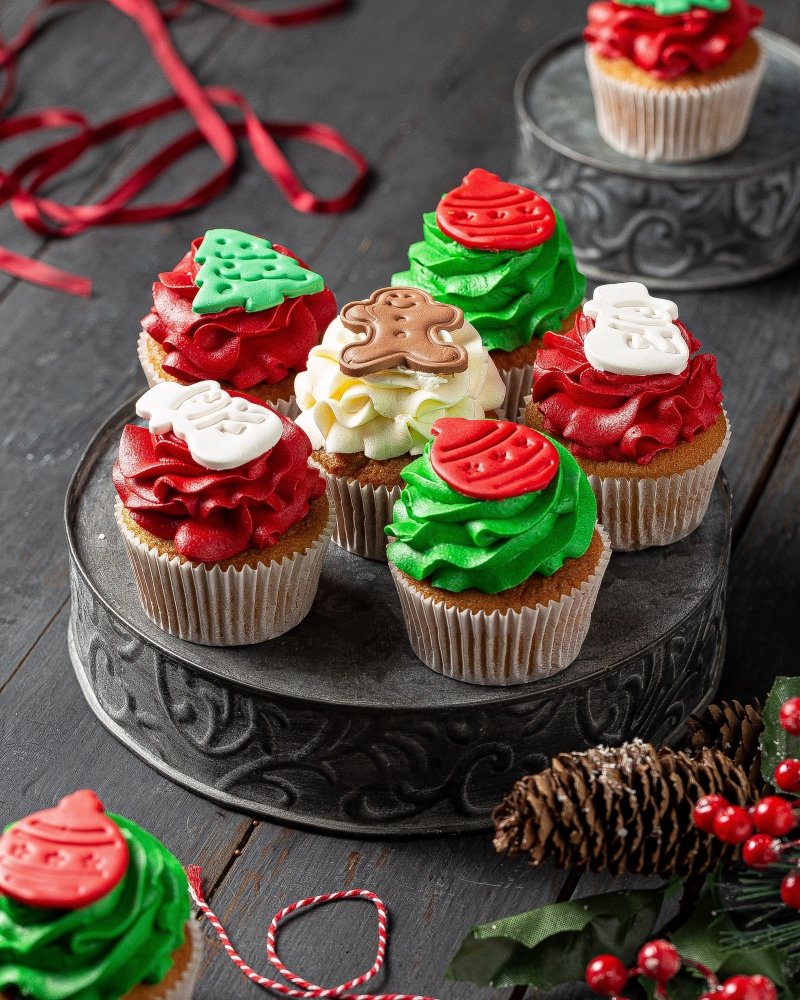 Sugar Daddy's Christmas Cupcake (12 pcs) - Design 1|Cupcake - Alissar Flowers Amman