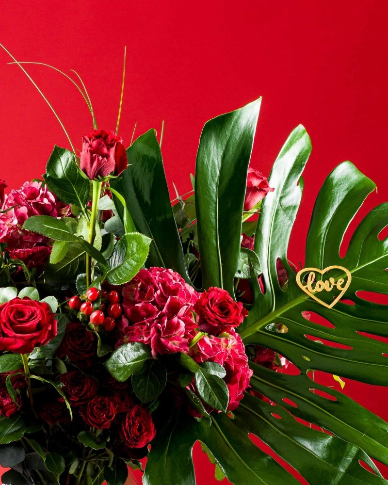 Susurro Carmesí|Valentine's Day - Alissar Flowers Amman