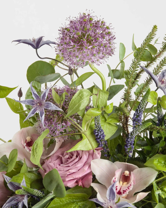 Whisper Doux|Flowers in a Vase - Alissar Flowers Amman
