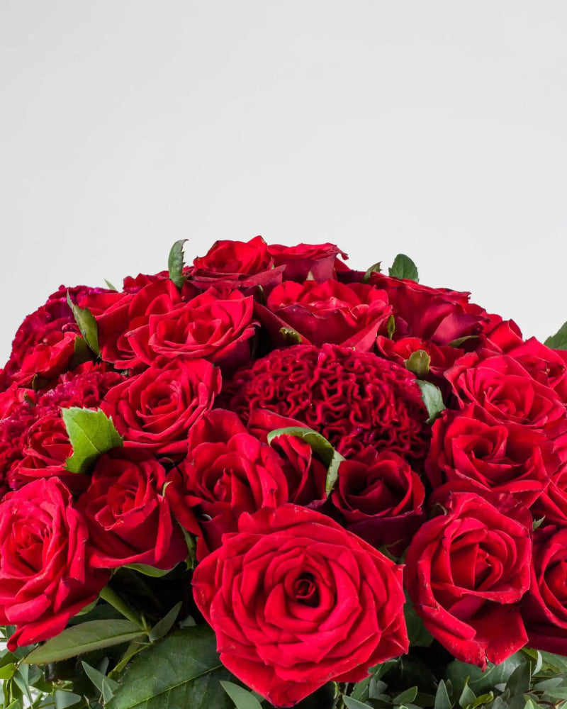 Floating Kisses|Flowers in a Bag - Alissar Flowers Amman