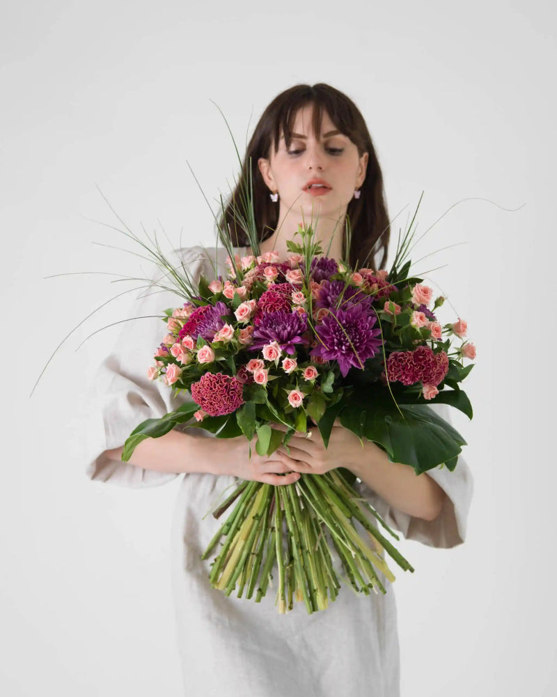 Hold Me Close|Hand Bouquet - Alissar Flowers Amman