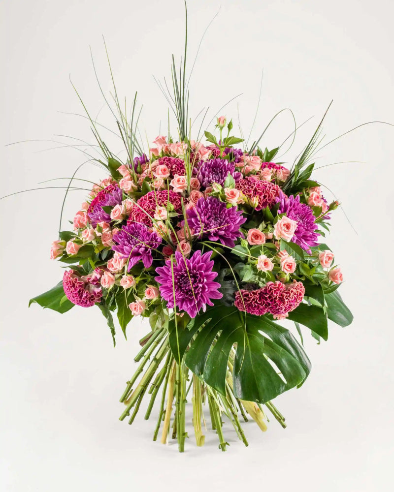 Hold Me Close|Hand Bouquet - Alissar Flowers Amman