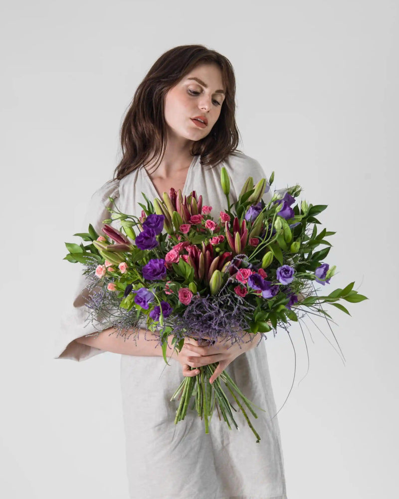 Hold Me Near|Hand Bouquet - Alissar Flowers Amman