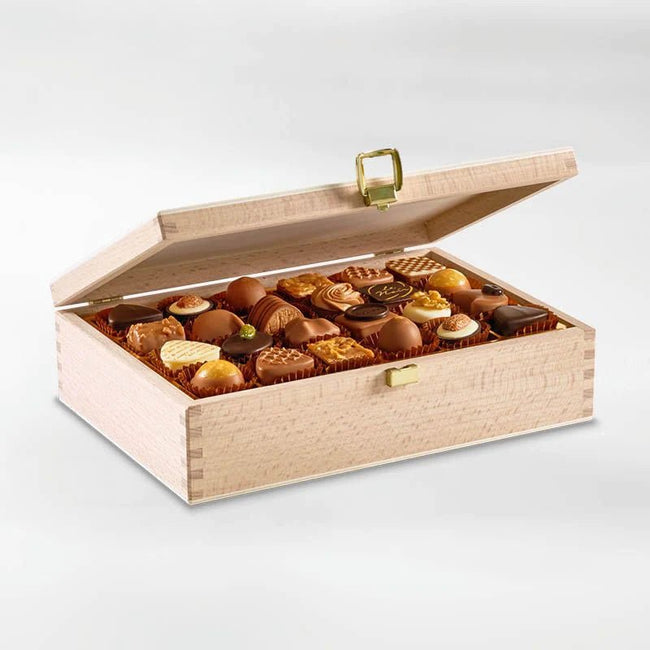 Läderach - Woodbox of 48 Assorted Praline Chocolates|Chocolate - Alissar Flowers Amman